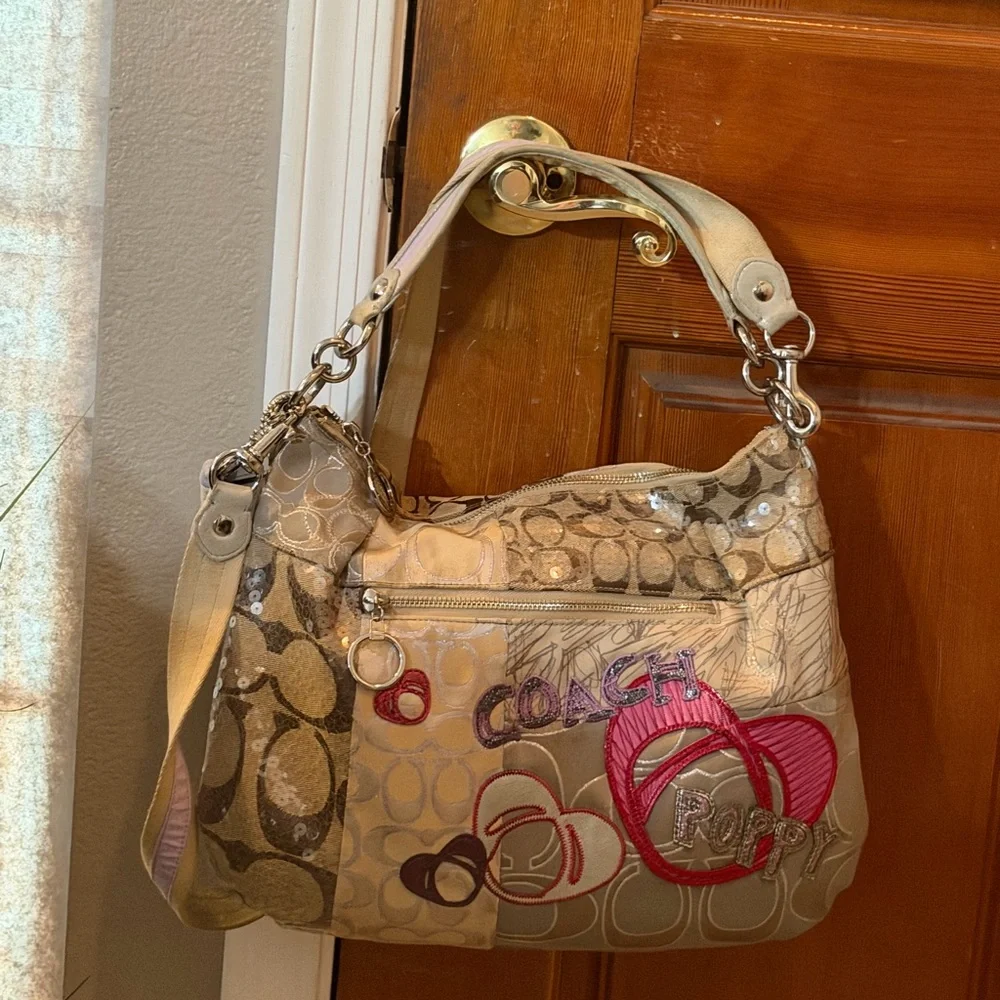 Coach Poppy Limited Edition ‘Heart bag’ 2- hang tags - Picture 4 of 17